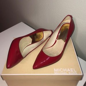 Michael Kors Red Mid-Pumps